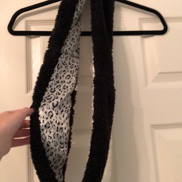 Black/Cheetah Scarf